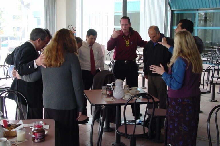 Dr. Pate prays over the senior pastor of the largest church in Mexico City
